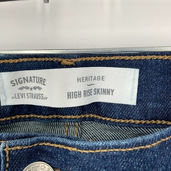 Levis Jeans Sz 18 36x27 Skinny‎ Stretch Dark Wash High Rise Signature Distressed - Picture 4 of 10